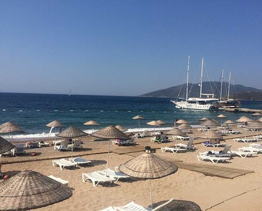 Yalıçiftlik Yalı Beldesi