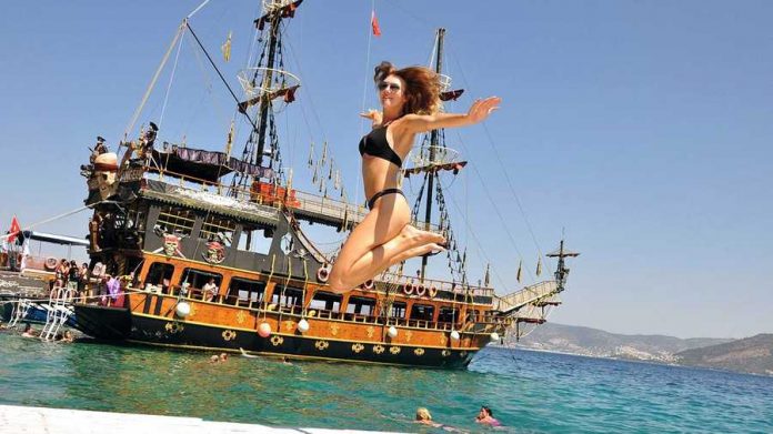 Köpük Partisi, Gece Tekne Turu Bodrum Köpük Partisi, Gece Tekne Turu Bodrum