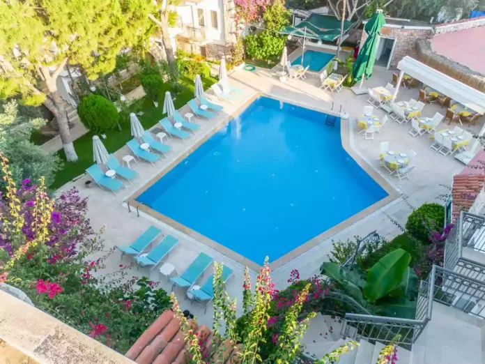 Moonshine Hotel & Suites